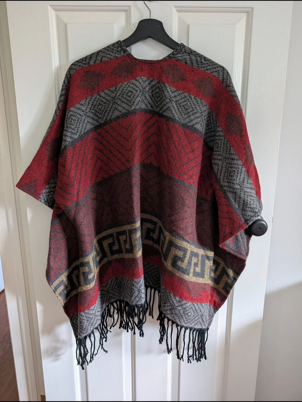 NWT Hollister Women's Red and Gray Geometric Fringe Poncho Size Medium/Large